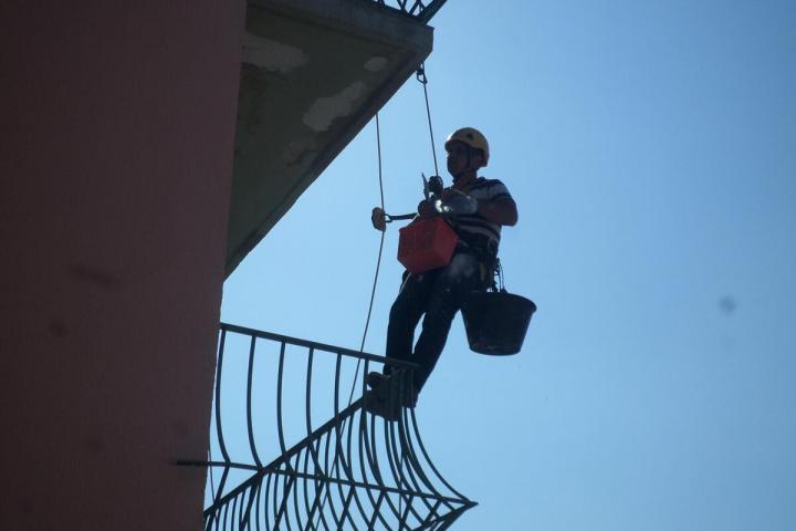 Travaux de démoussage de toiture Douai